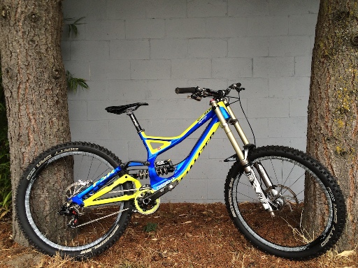 specialized demo2.jpg