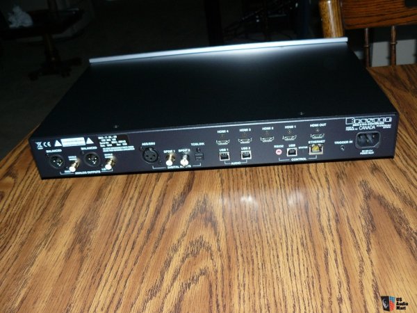 1550014-bryston-bda3-dac-wsilver-faceplate-blue-leds-br2-remote-mint-condition.jpg