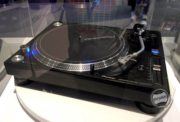 pioneer-turntable-gearjunkies_com.jpg