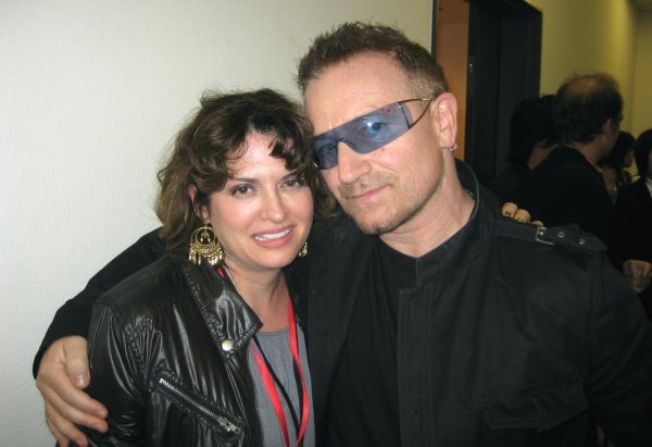 Bono Japan.jpg