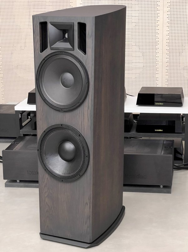 d120_front_1000.jpg d120_front_1000.jpg