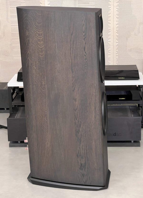 d120_side_1000.jpg d120_side_1000.jpg