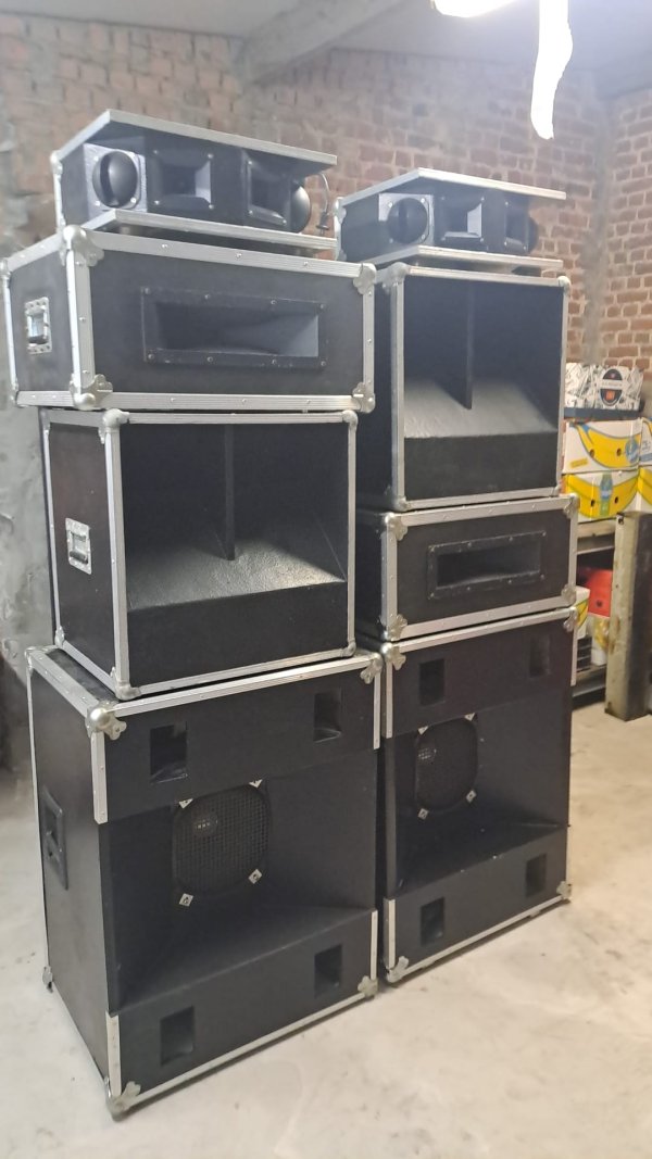 soundsystem.jpeg soundsystem.jpeg