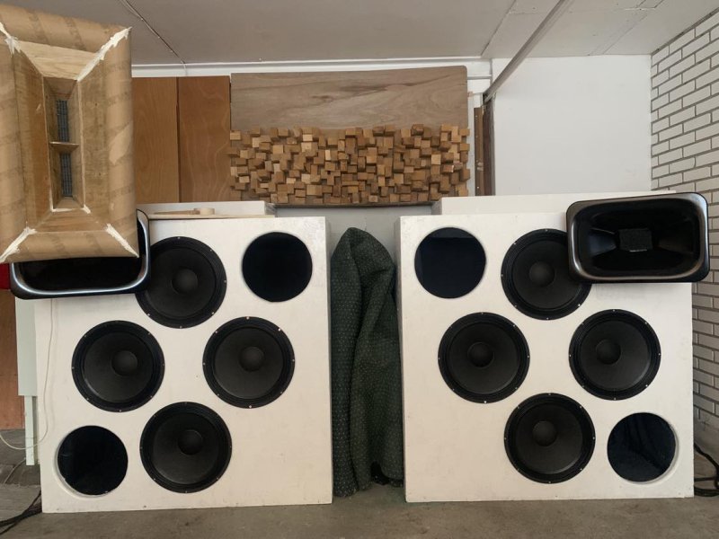 JBL bas kopi BG Horn.jpg
