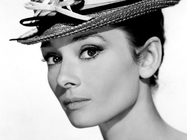 Audrey-Hepburn-02.jpg