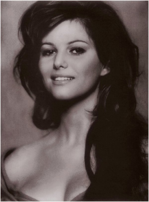 Claudia-Cardinale-claudia-cardinale-33379828-1187-1600.jpg