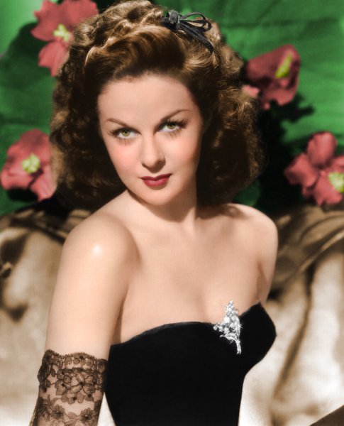 susan_hayward___colorized_by_northone-d3hcajl.jpg