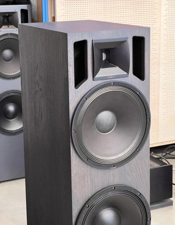 totaldac_d110.jpg totaldac_d110.jpg