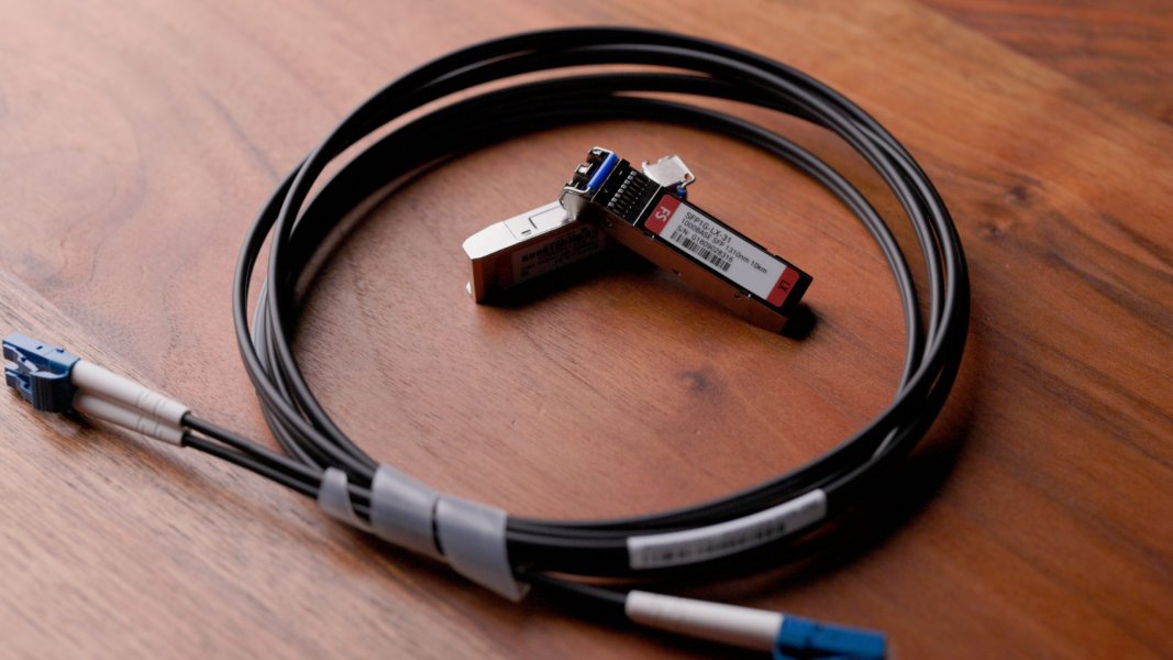 Stock-SFP-Modules-and-Cable-scaled.jpg