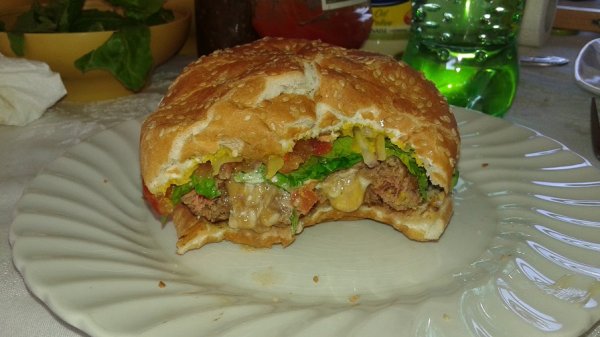 Cheddar Mozzarella stuffed burger 3.jpg