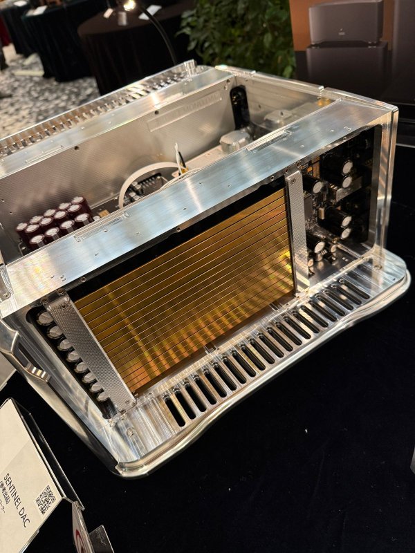 WhatsApp Image 2025-10-17 at 16.04.20_7fd439f7.jpg