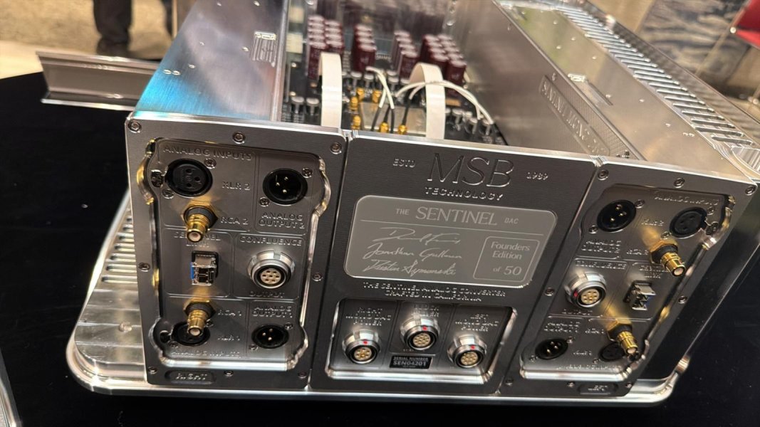 WhatsApp Image 2025-10-17 at 13.22.00_28d08386.jpg