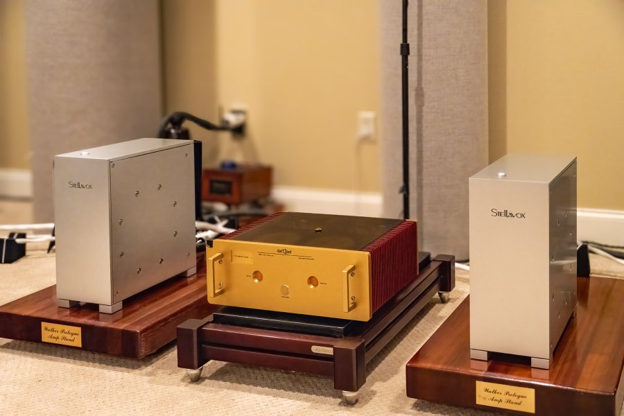 Front angle Stellavox small.jpg