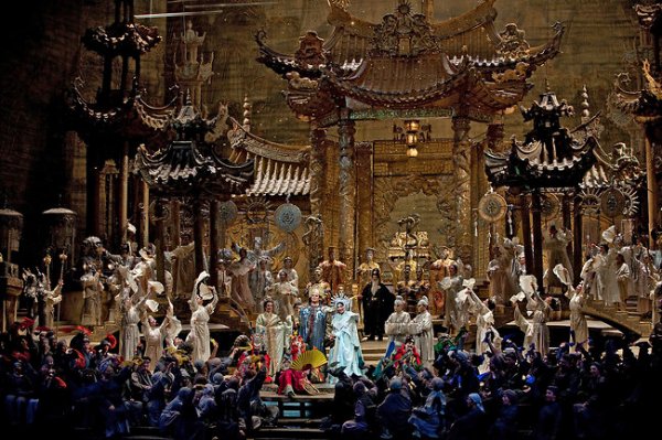 Turandot stage.jpg