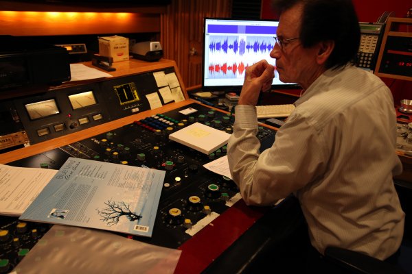 Mastering by Bernie Grundman.jpg Mastering by Bernie Grundman.jpg
