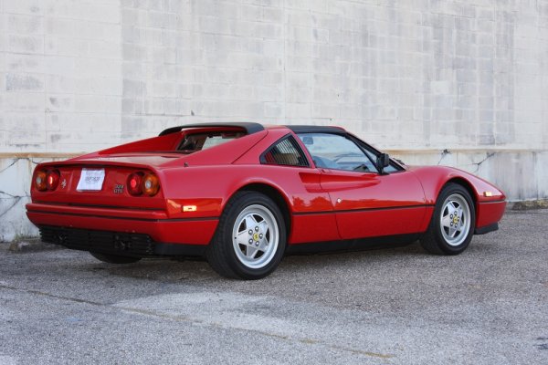 1989+Ferrari+328+GTS+(K0080192)+03.jpg
