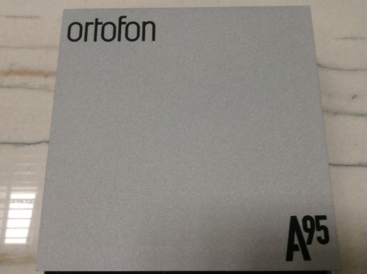 Ortofon Inner Box.jpg Ortofon Inner Box.jpg