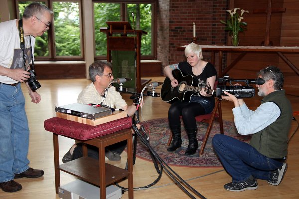 Setting up.jpg Setting up.jpg