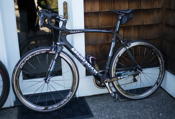 2013 Bianchi Oltre XR Dura Ace Di2.jpg 2013 Bianchi Oltre XR Dura Ace Di2.jpg