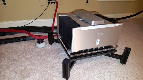 NewSystem-GreerSC-w-TAD-R1s-Amp-Front-20161221_110807.jpg