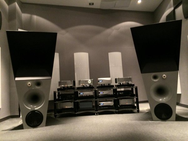 Magico horn hot sale speakers