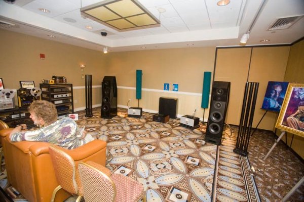 IMG_4080-quintessance-acoustics-united-home-audio-pbn-audio-small.jpg IMG_4080-quintessance-acoustics-united-home-audio-pbn-audio-small.jpg