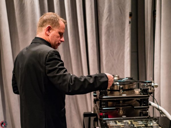 axpona-vsa-03745.jpg axpona-vsa-03745.jpg