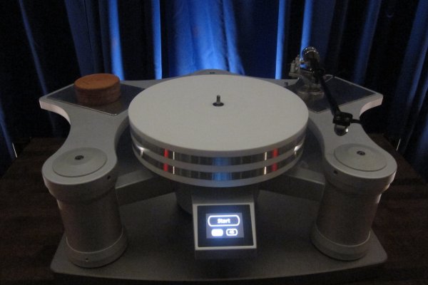 IMG_0047Los Angeles Audio Show 2017.JPG IMG_0047Los Angeles Audio Show 2017.JPG