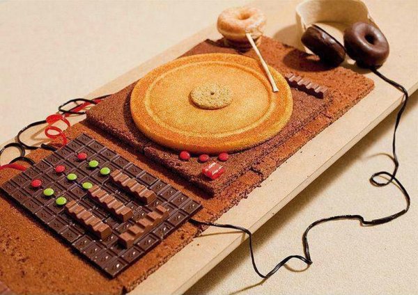 chocolate cake turntable.jpg