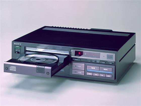 Sony CDP-101 Cd player 1982 My first.jpg