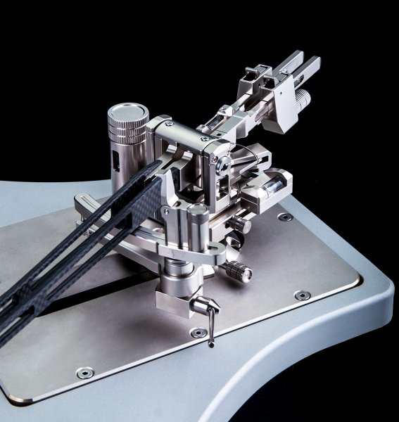 Klaudio_Tonearm2.jpg