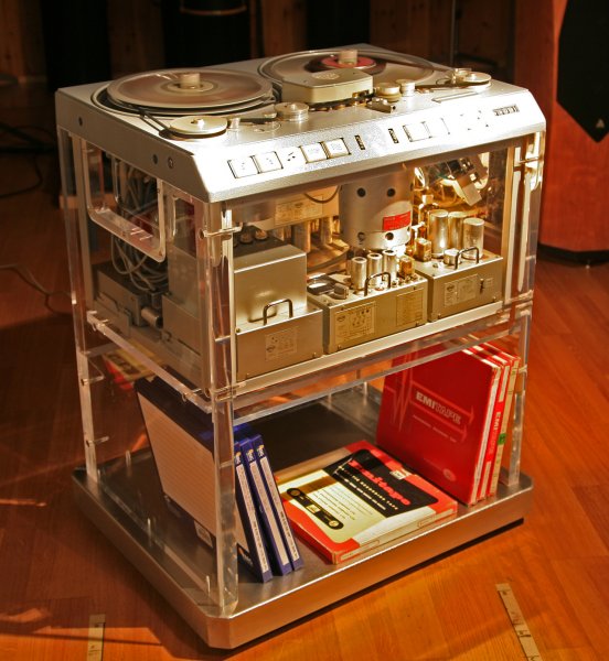 Studer C37 Plexiglass Trolley 1.jpg