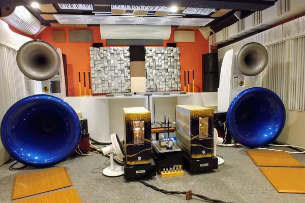 Paulpaul music room 8-2018.jpg Paulpaul music room 8-2018.jpg