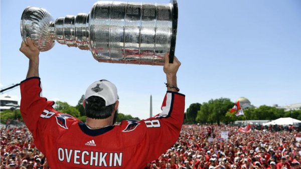 ovechkin-stanley-cup.jpg