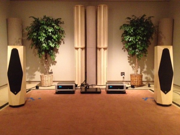 Compas and Spectral Room (med).JPG Compas and Spectral Room (med).JPG