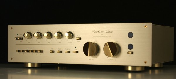 FM Acoustics Resolution 268c Preamp 01.jpg