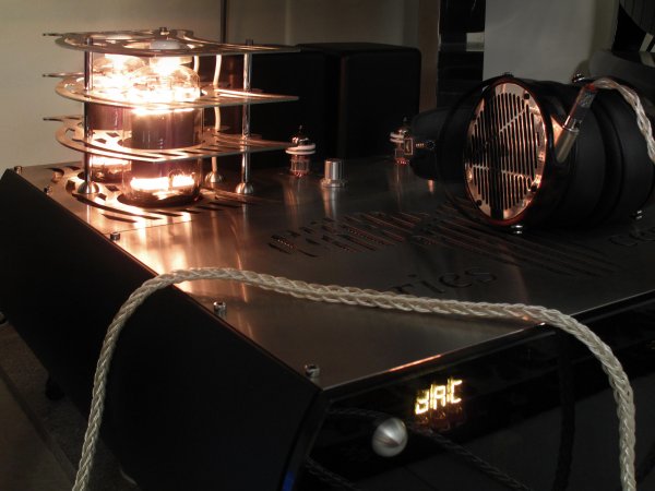 Genus-LCD4-night-web.jpg Genus-LCD4-night-web.jpg