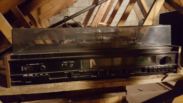 Old turntable.JPG Old turntable.JPG