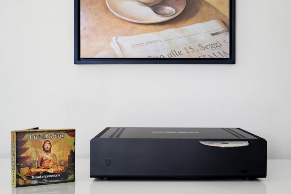 black_essence_on_white.jpg black_essence_on_white.jpg