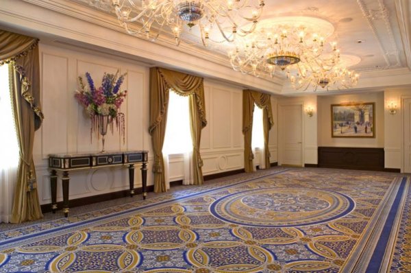 Louis_empty.jpg Louis_empty.jpg