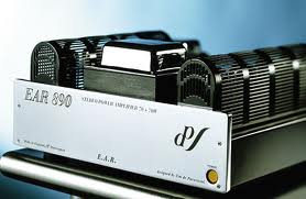 ear890.jpg