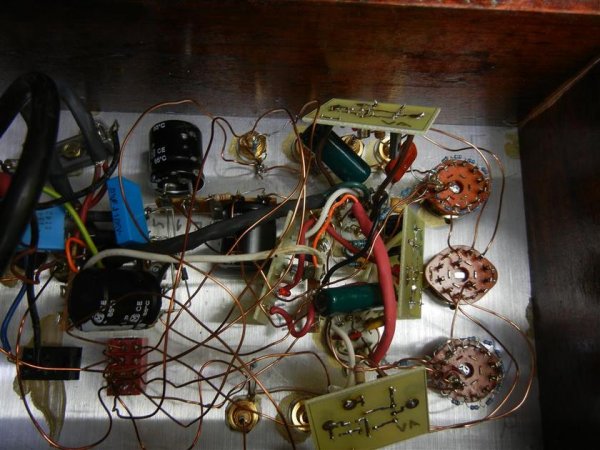 inside a bottlehead preamp.JPG