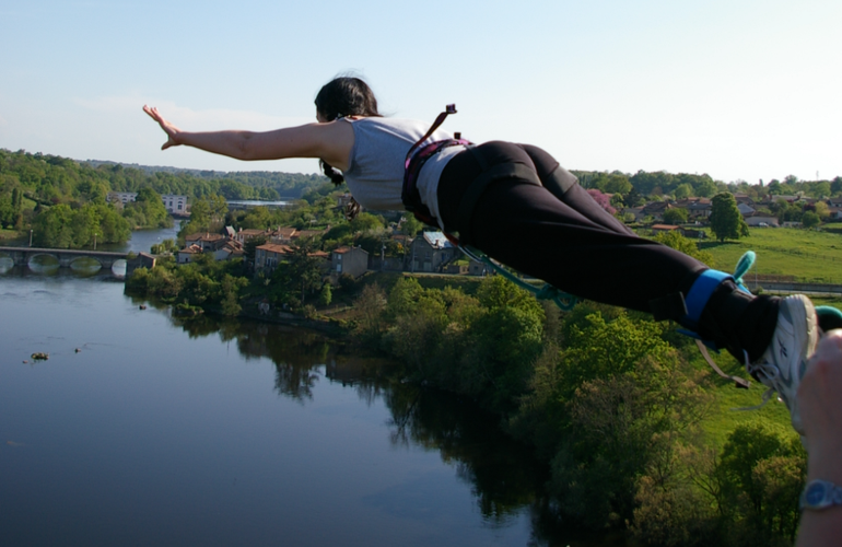 bungee jumps from the highest viaduc.png