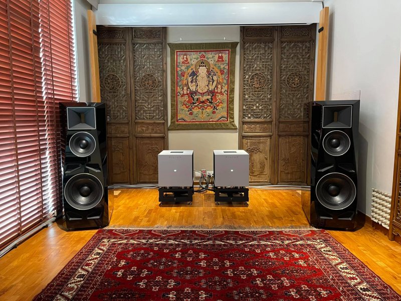 divin marquis pic.jpg