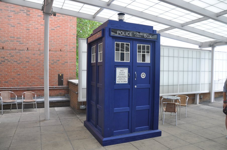 Tardis_BBC_Television_Center.jpg