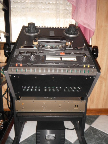 550 Hover & Otari 002.jpg