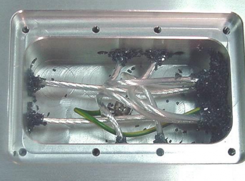 1 incoming earth ex IEC connected.PNG