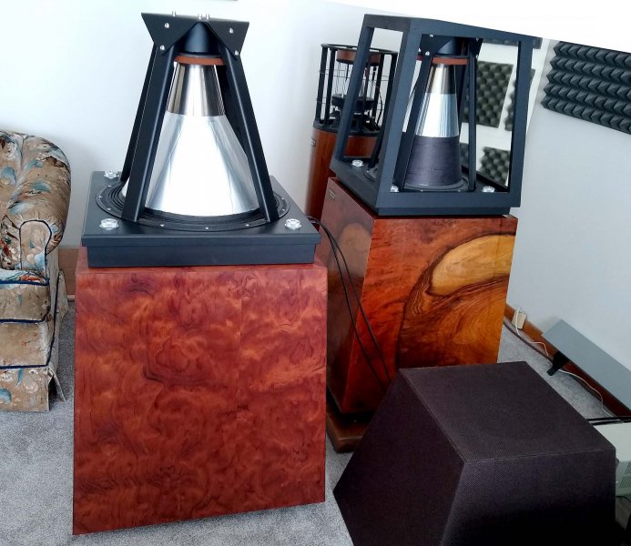 2022Oct29_131810793_two HHR Walshes_2000w.jpg 2022Oct29_131810793_two HHR Walshes_2000w.jpg